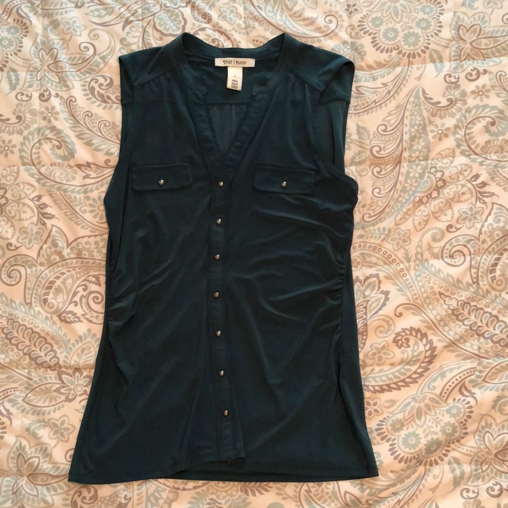 Sleeveless blouse